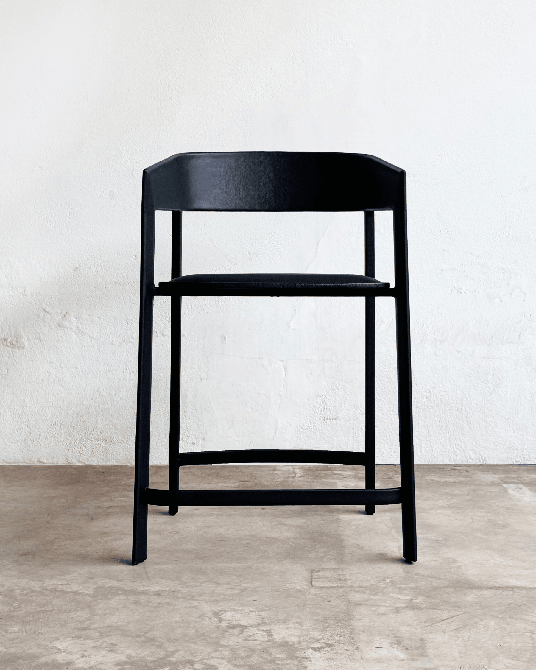 Banqueta em Metal e Couro - Kora