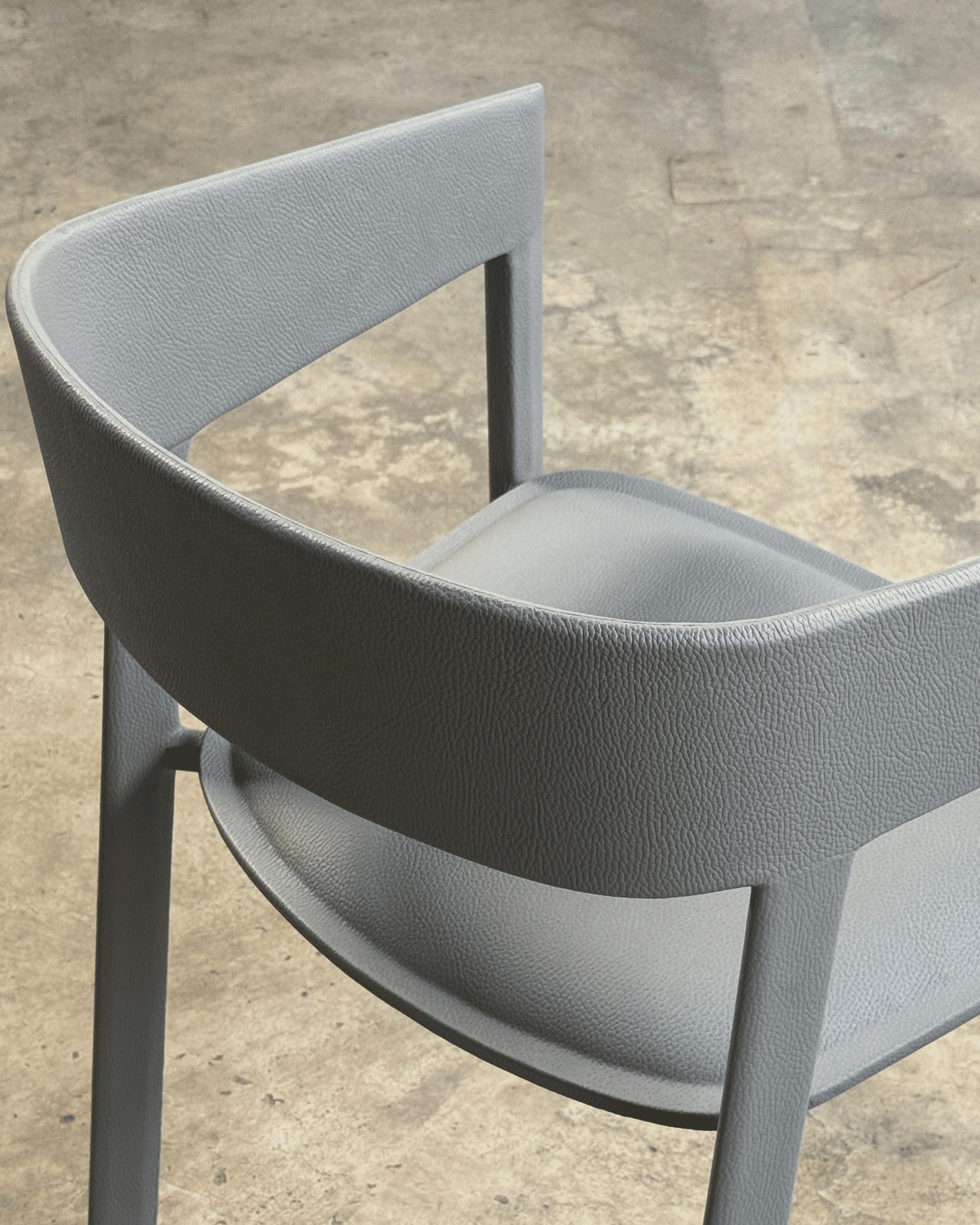 Cadeira de Jantar em Metal e Couro Ecosoft - Kora