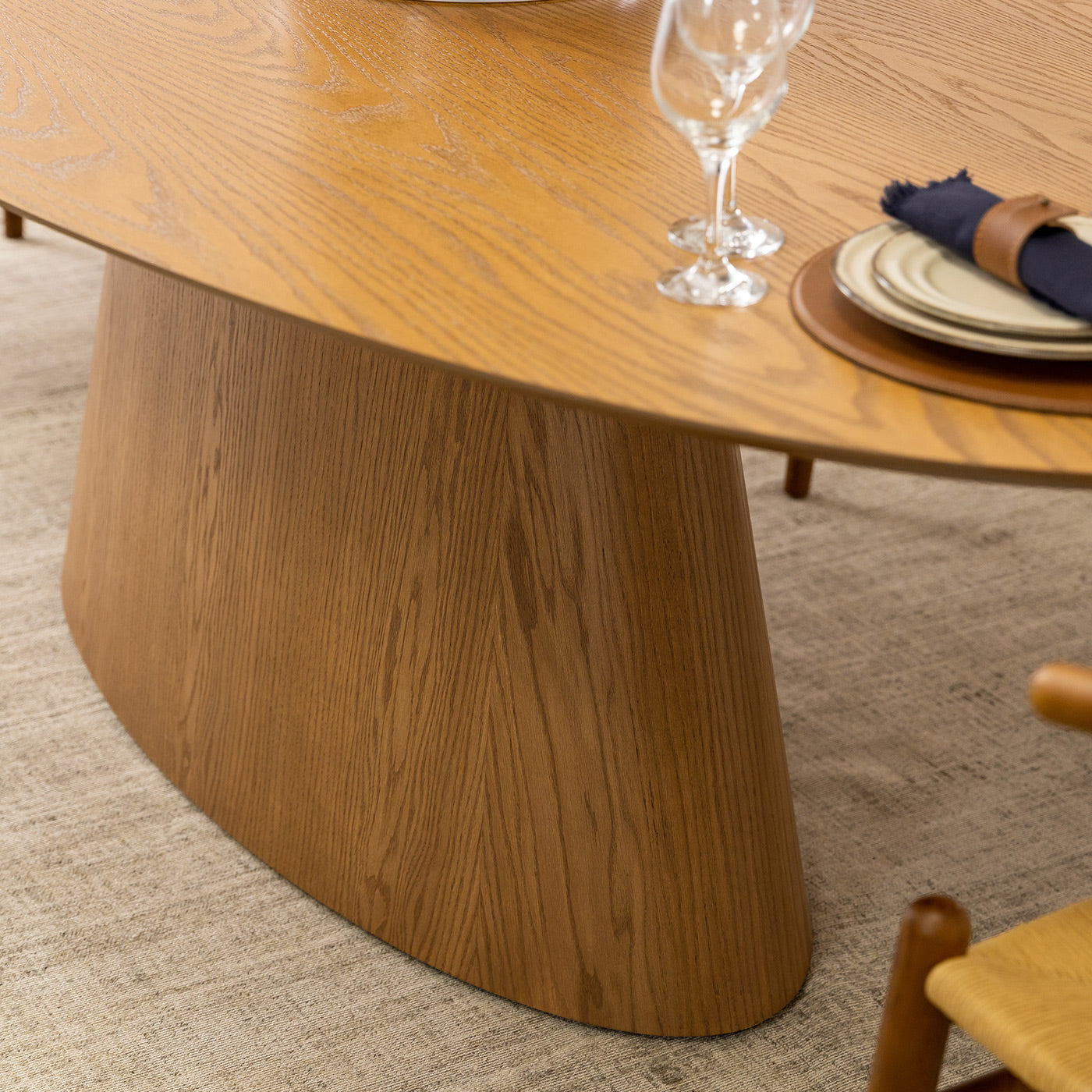 Mesa de Jantar Oval Vero