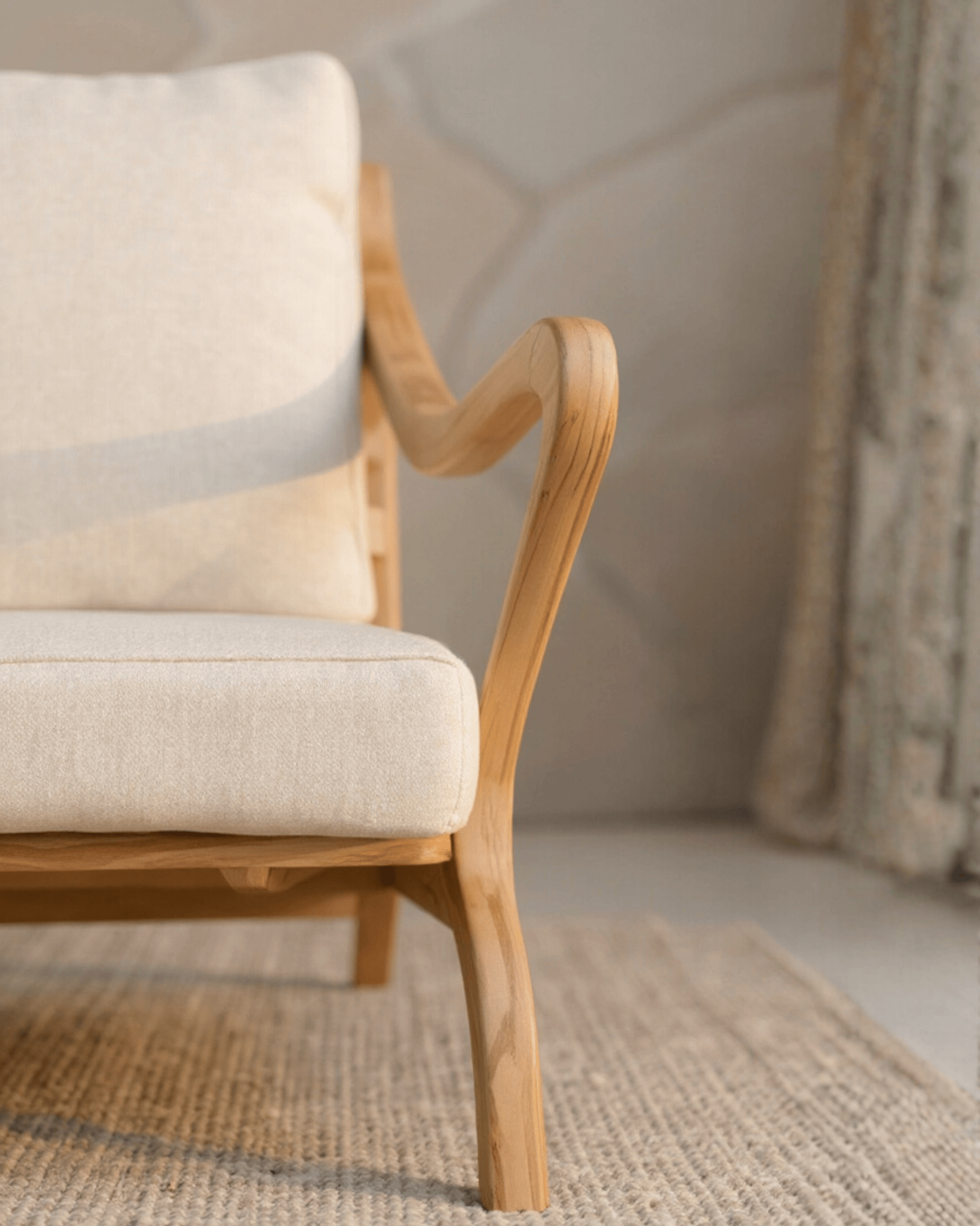 Poltrona em Teca Baleia Franca