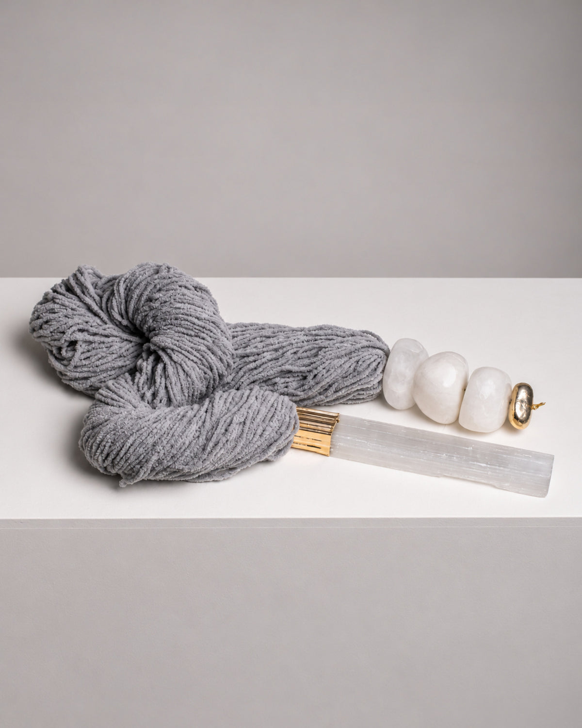 Colar de Mesa C318 - Quartzo Branco e Selenita Banho de Ouro 18k — peça individual