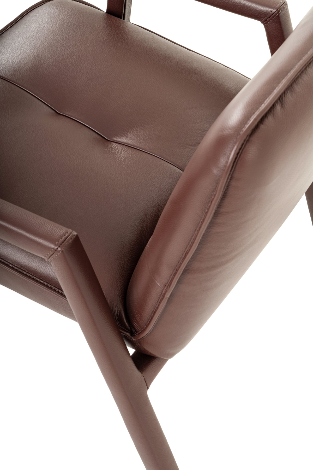 Poltrona Aten — detalhe assento Grano Balsâmico