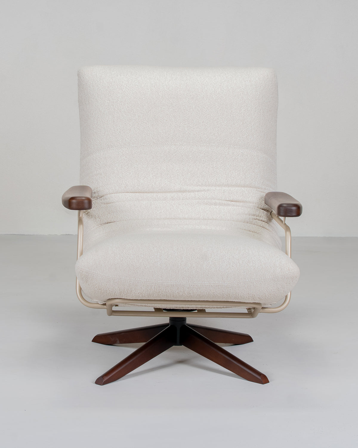 Poltrona Naox Spin — vista frontal