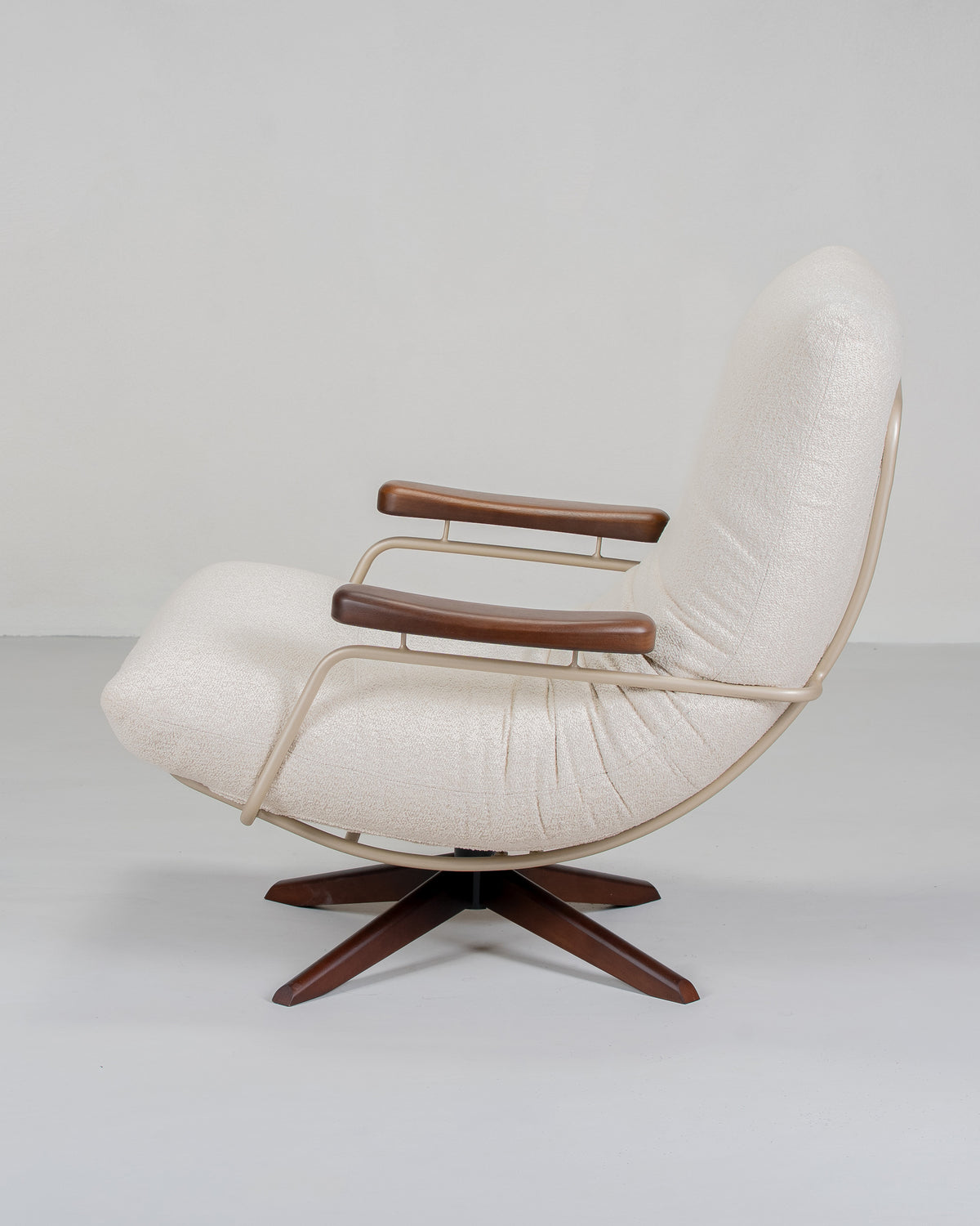 Poltrona Naox Spin — vista lateral