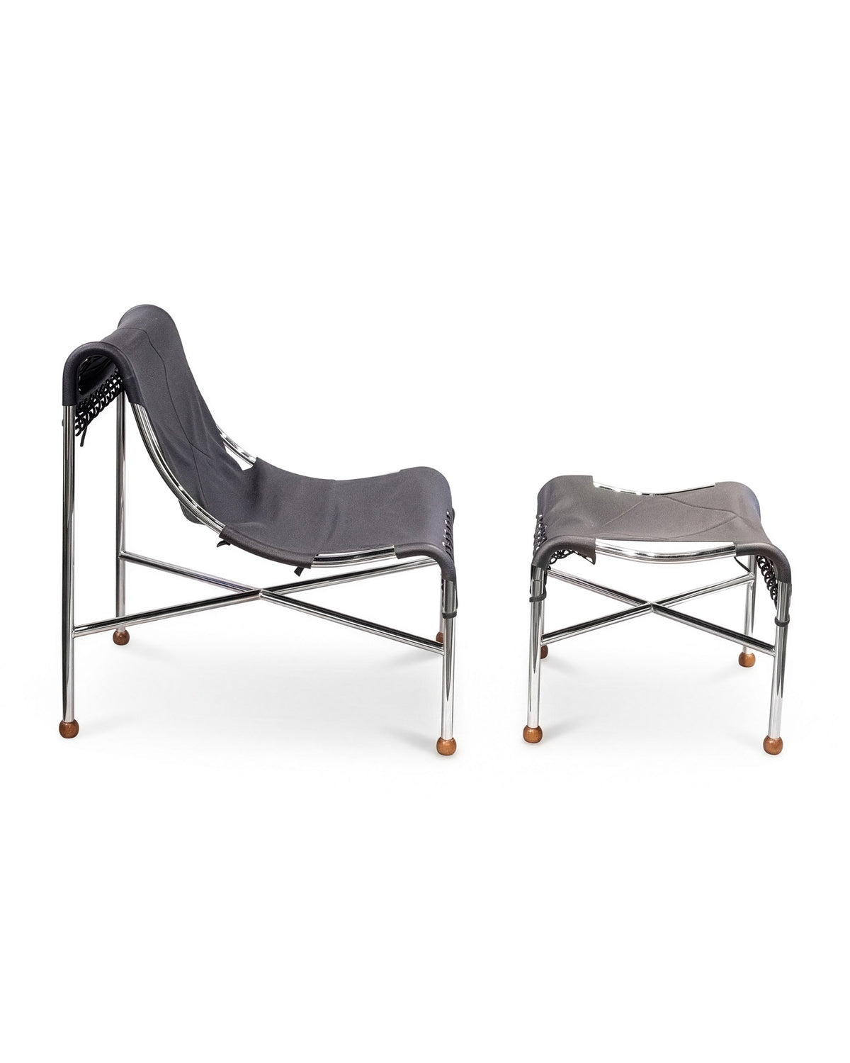 Poltrona Tento, vista lateral com puff