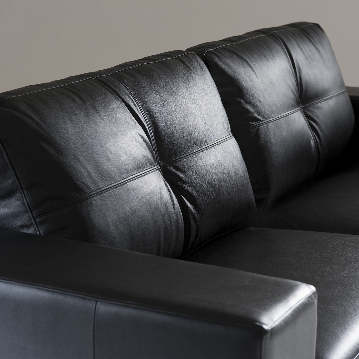 Sofá Couro Natural Domênico - PROMOCIONAL