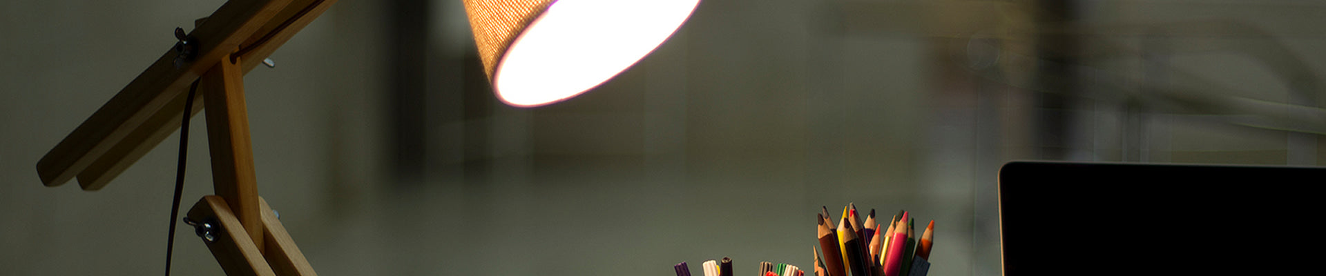 Abajures e Luminárias de Mesa
