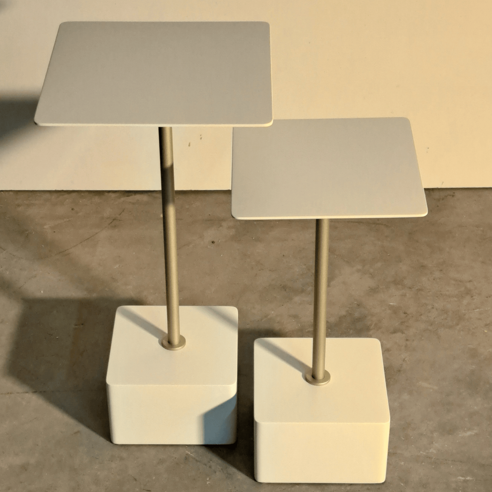 Conjunto Mesa Lateral Malaga Off White - Pronta Entrega