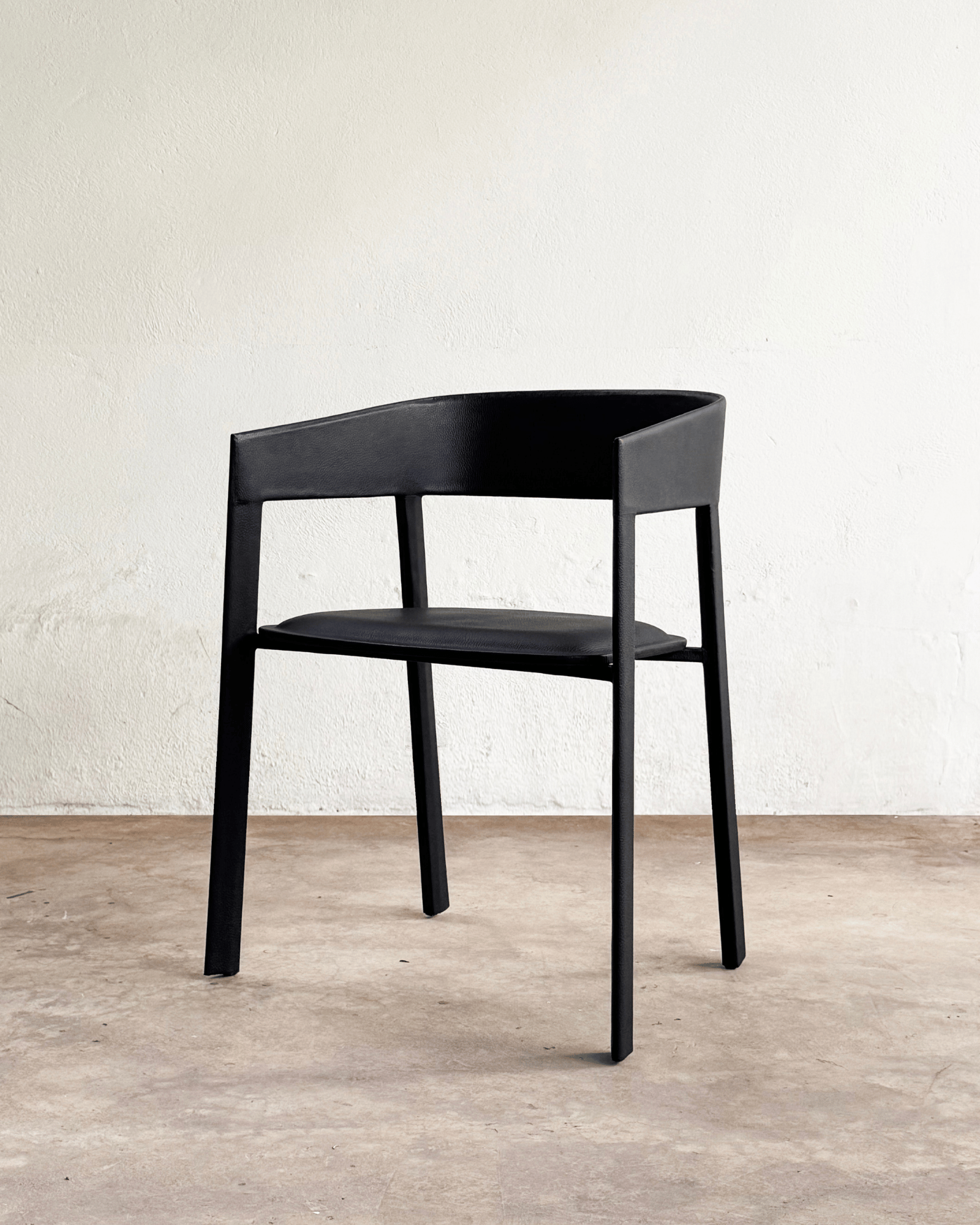 Cadeira de Jantar em Metal e Couro Ecosoft - Kora