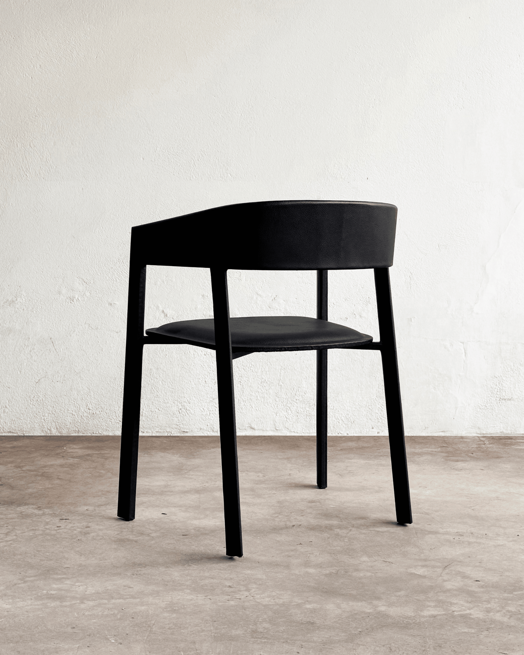 Cadeira de Jantar em Metal e Couro Ecosoft - Kora