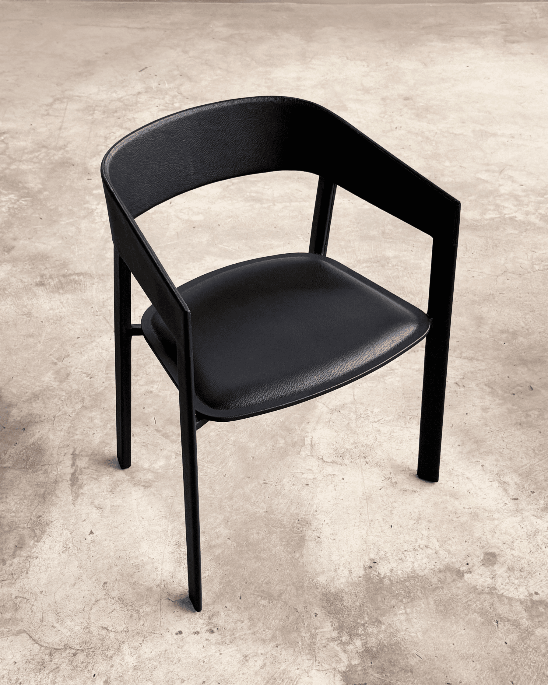 Cadeira de Jantar em Metal e Couro Ecosoft - Kora