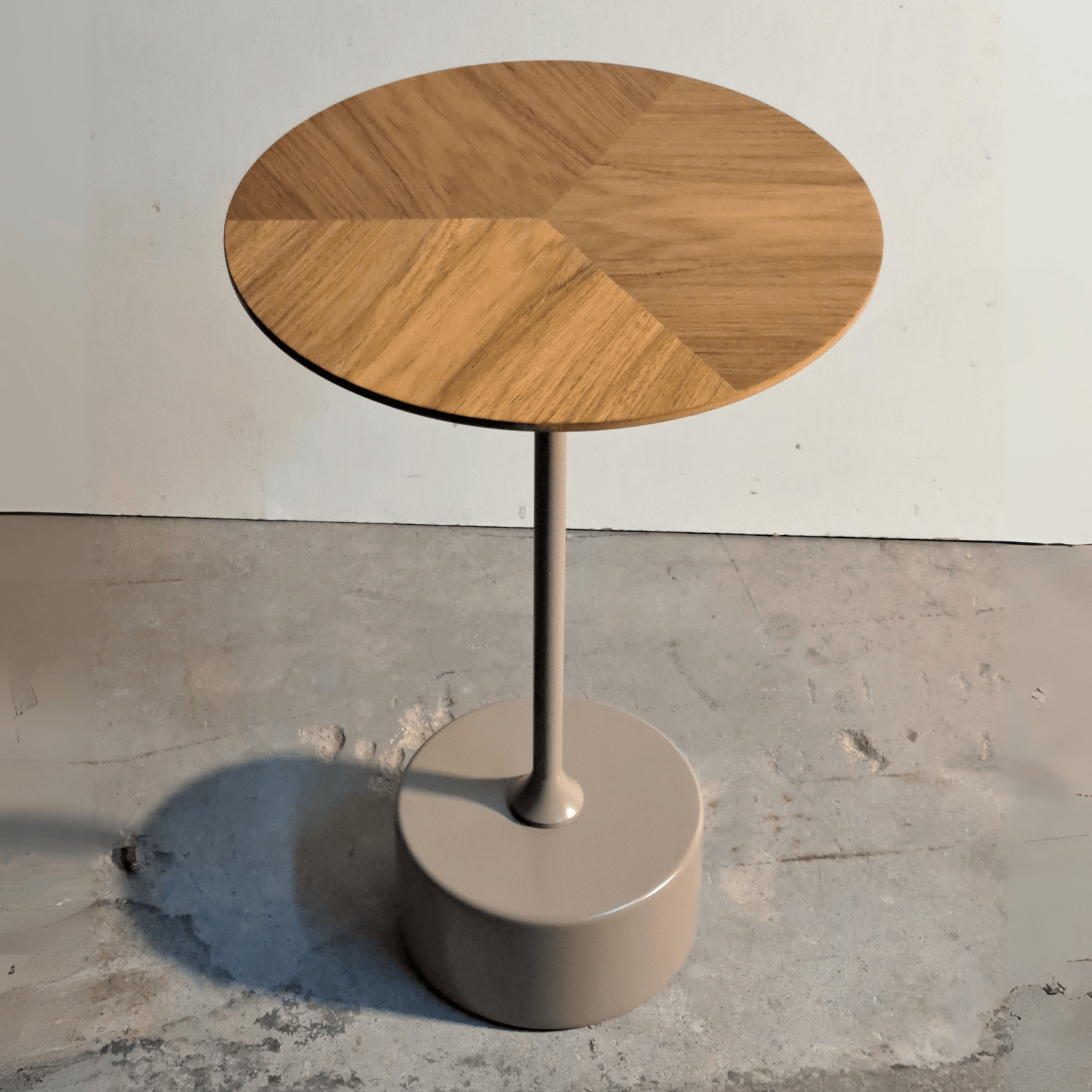 Mesa Lateral Turim 55cm Marchetaria Louro Freijó - Pronta Entrega
