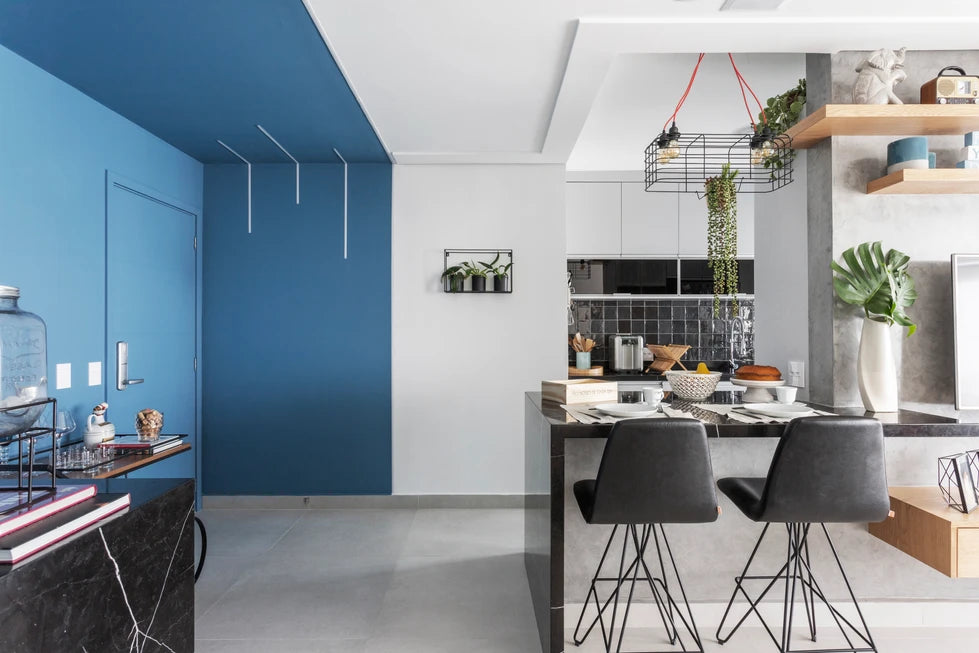 Apartamento Cubo Azul, projeto com peças Inusual