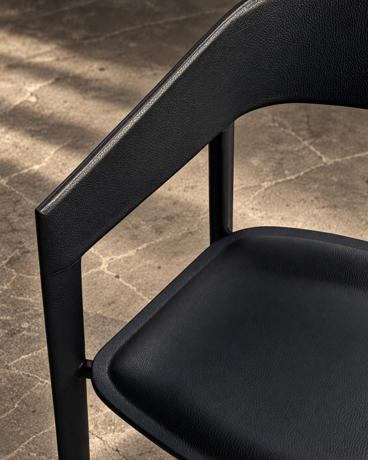 Detalhe do revestimento Ecosoft da cadeira Kora