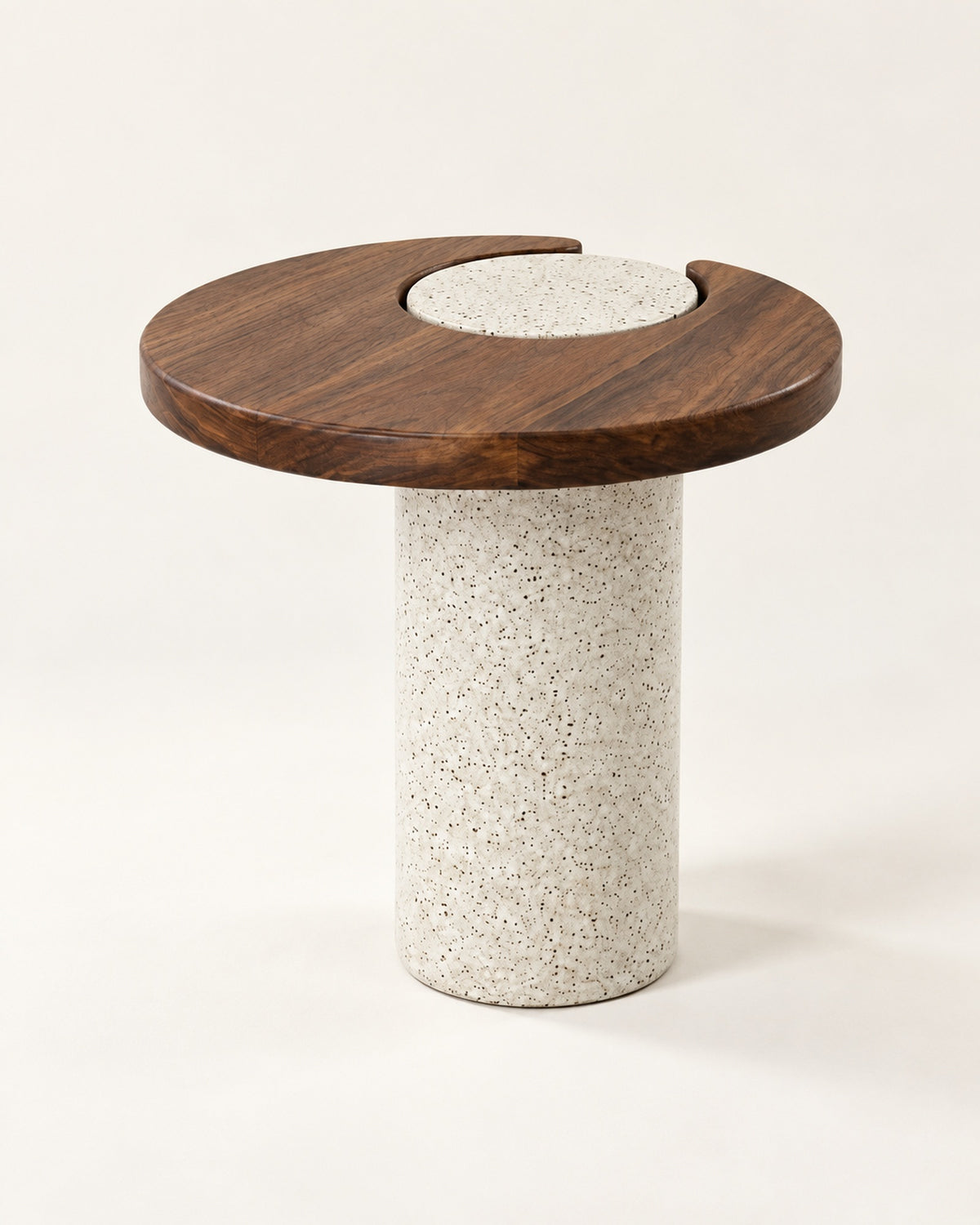 Mesa Lateral Meia Lua — tampo em Sucupira e base cilíndrica com pintura efeito Pietra